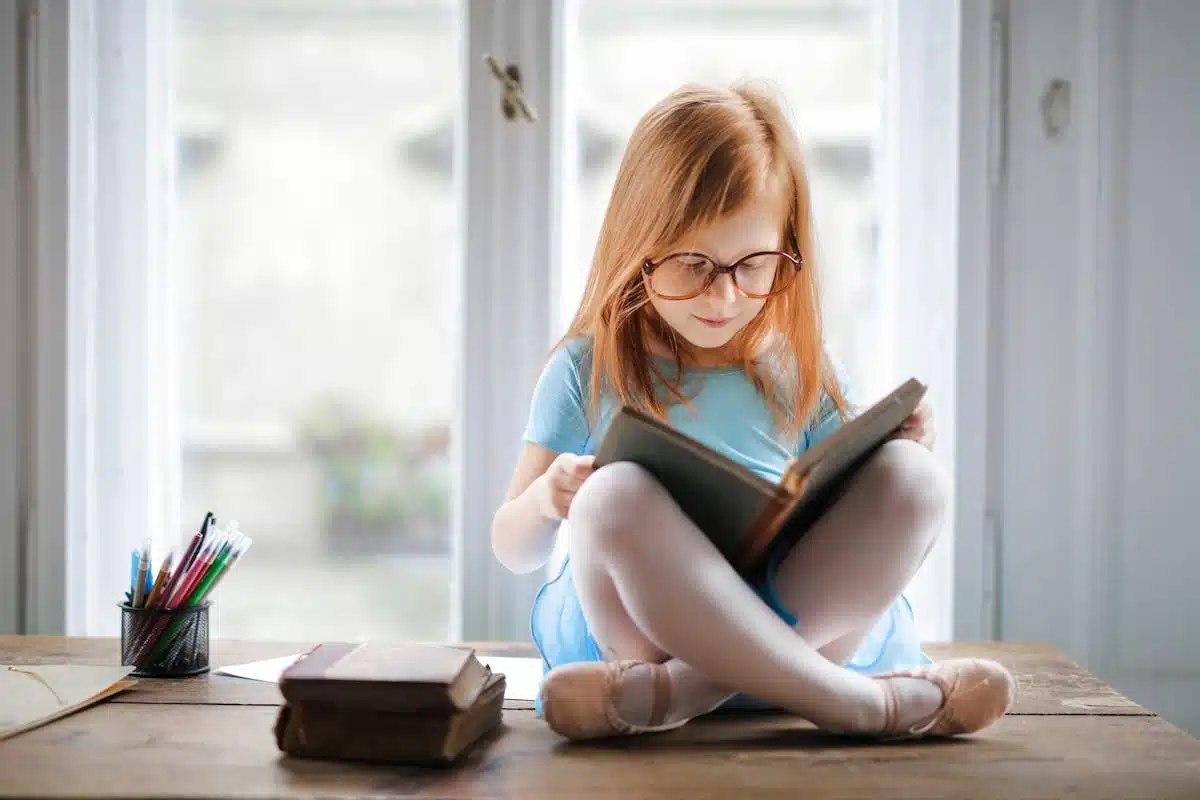Les incontournables de la lecture pour les enfants : conseils pour stimuler leur intérêt et leur épanouissement personnel