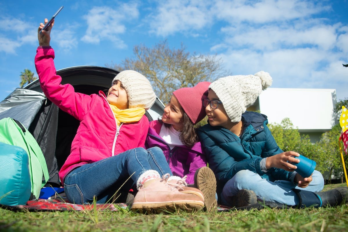 Gestion efficace des disputes entre frères et sœurs : Guide complet pour les parents