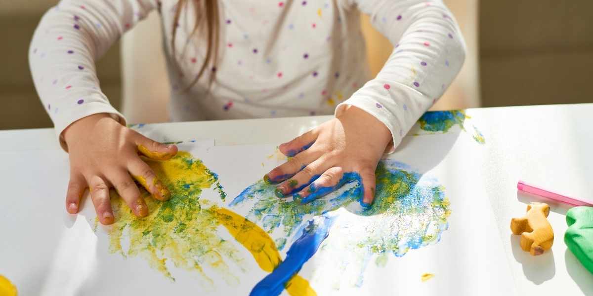 En Cavale des enquêtes et jeux pour enfants pour stimuler la créativité et l'imagination