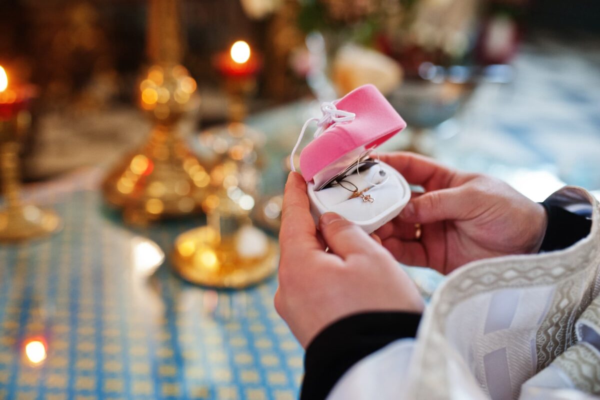 Médaille baptême ange : un présent inestimable