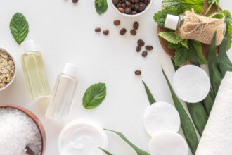 Pourquoi les produits d’hygiène naturels attirent une nouvelle génération de consommateurs exigeants